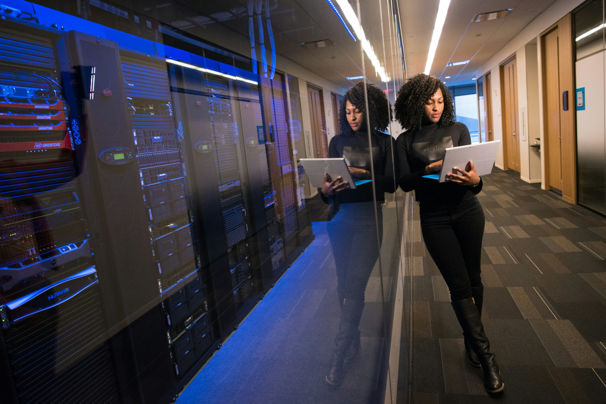 IT consultant discussing tailored technology services